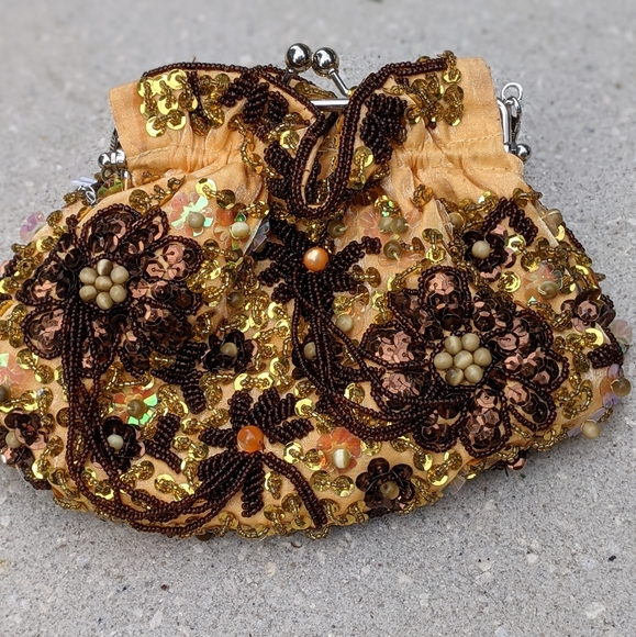 Evening beaded clutch gold sequin shoulder chain - Picture 5 of 6